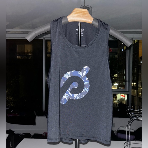 Peloton Distance Lite Split Back Muscle Tank - Picture 7 of 9